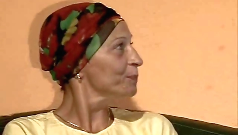 sliim older lady and dude sex anal